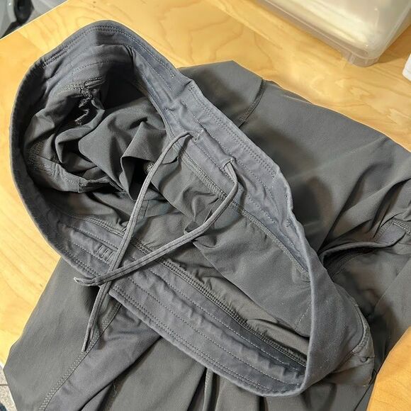 Lululemon Great Wall Pants Men's XL Gray 32" Inseam Tapered Joggers M5903S - Picture 10 of 12